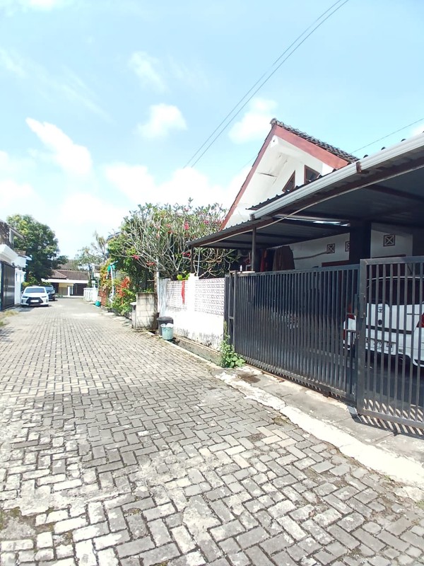 Investasi Strategis Tanah Pekarangan Luas 423 Meter Persegi di Sidomoyo, Godean Lingkungan Asri & Siap Bangun