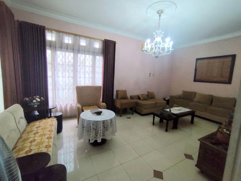 Rumah Nyaman & Asri, Halaman Luas, Akses Mudah, Siap Huni