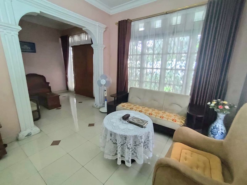 Rumah Nyaman & Asri, Halaman Luas, Akses Mudah, Siap Huni