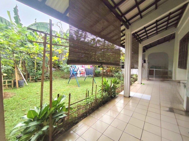 Rumah Nyaman & Asri, Halaman Luas, Akses Mudah, Siap Huni