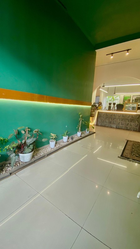 Rumah sewa strategis cocom untuk Coffe Shop dan office di Senayan Bintaro 