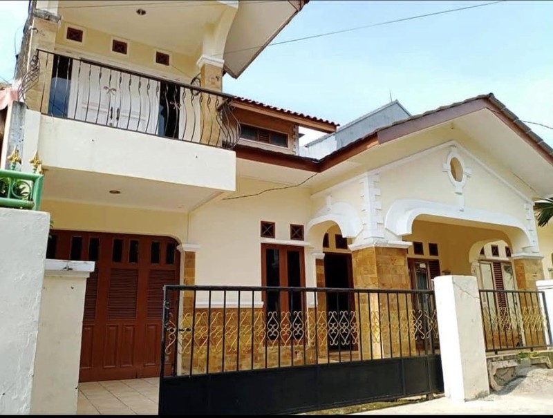 Rumah 2 Lantai, Bangunan kokoh siap huni di Condet
