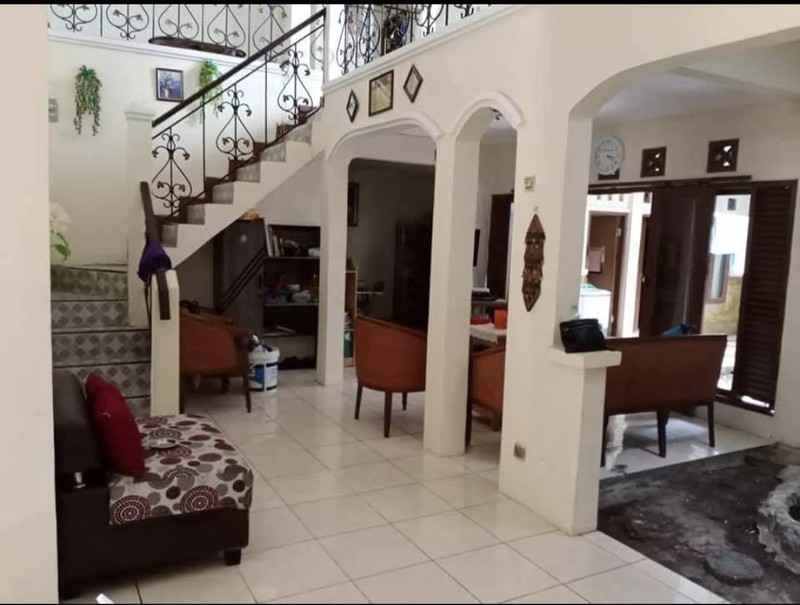 Rumah 2 Lantai, Bangunan kokoh siap huni di Condet