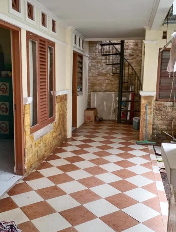 Rumah 2 Lantai, Bangunan kokoh siap huni di Condet