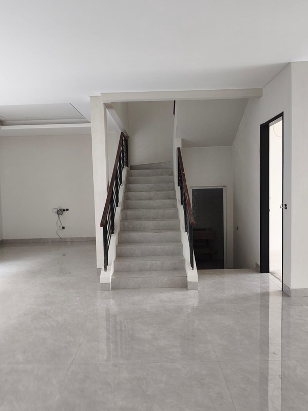 Rumah Minimalis Siap Huni di The Green BSD Dekat Tol