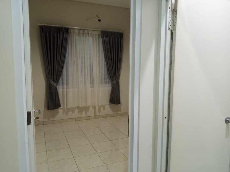 Disewakan Rumah 1 Lantai Bintaro - 2+1 KT, Taman Depan Belakang, Strategis!