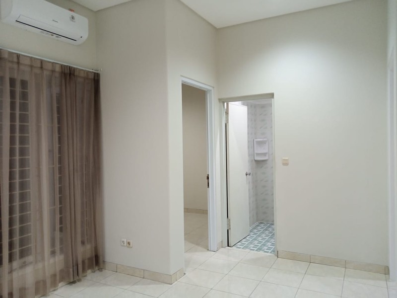 Disewakan Rumah 1 Lantai Bintaro - 2+1 KT, Taman Depan Belakang, Strategis!