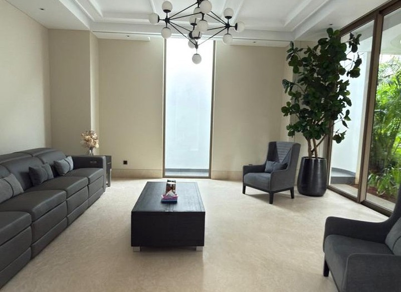 Rumah Hoek Mewah 4 Lantai di PIK 1