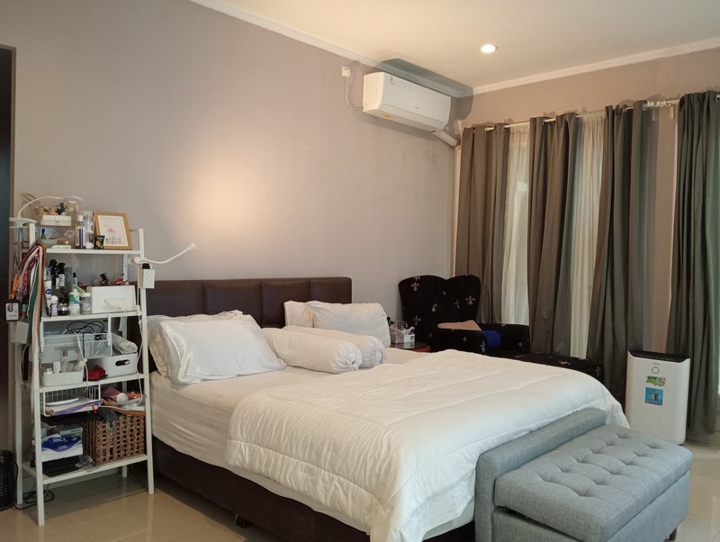 Rumah Mewah, Asri, Nyaman, Lokasi Strategis, Bisa KPR, Harga Nego