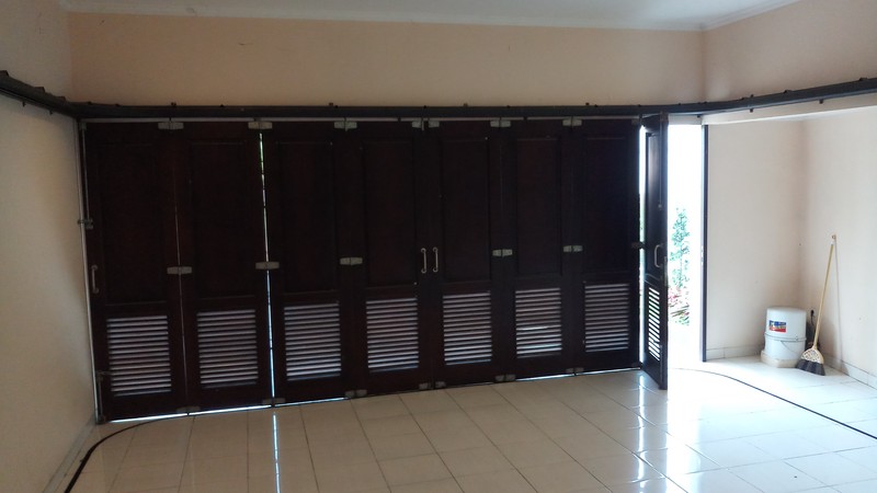 Disewakan Rumah Luas hanya untuk Rumah Tinggal dekat Kabuci Cafe di kolonel masturi, Cimahi