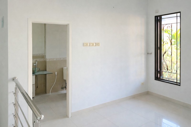 Rumah desain klasik di Gading Kirana Barat, Kelapa Gading. 9x17. Rapih. Terawat. Tersewa sampai mid May 2026