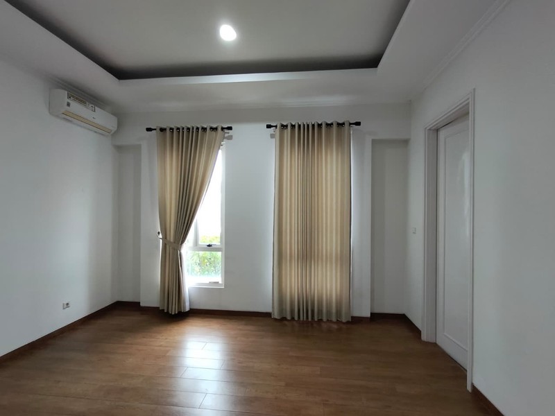 Flash Sale. Rumah mewah Sutera Leora, Alam Sutera