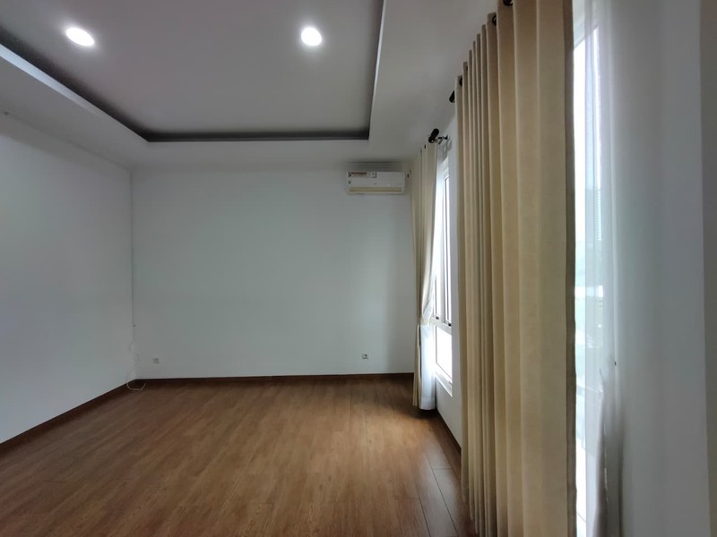 Flash Sale. Rumah mewah Sutera Leora, Alam Sutera