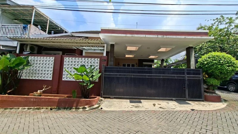 Rumah Hoek - Kokoh Rapi Bersih di Vila Nusa Indah V 