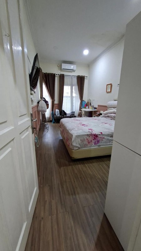 Rumah Hoek - Kokoh Rapi Bersih di Vila Nusa Indah V 