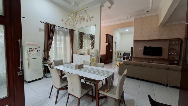 Rumah Hoek - Kokoh Rapi Bersih di Vila Nusa Indah V 