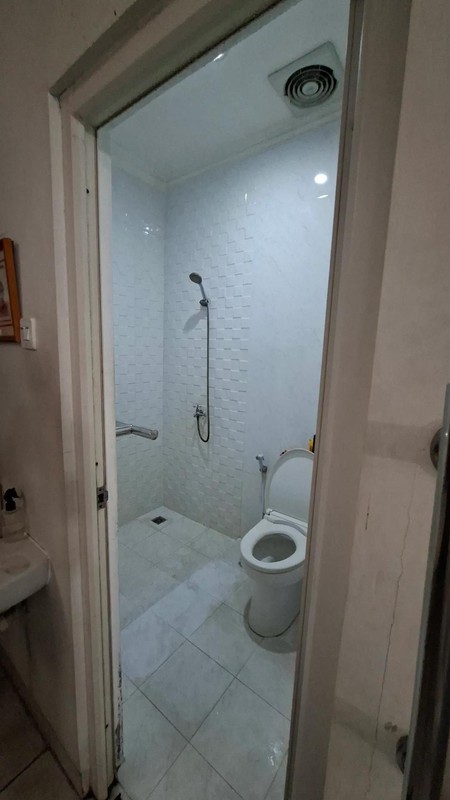 Rumah Hoek - Kokoh Rapi Bersih di Vila Nusa Indah V 