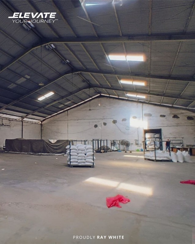 Sewa Gudang ada loading dock Margomulyo Surabaya Jawa Timur