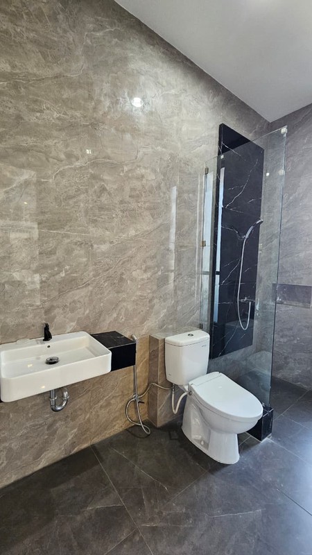 New Private Pool Dijual Rumah Citraland Fullerton Place Surabaya Full Furnished -Gym Room -10 Unit Ac - Ruang Outdoor Bbq -8 Unit Cctv Strategis Dekat Raffles Garden, Newton Hill, Merlion Citraland