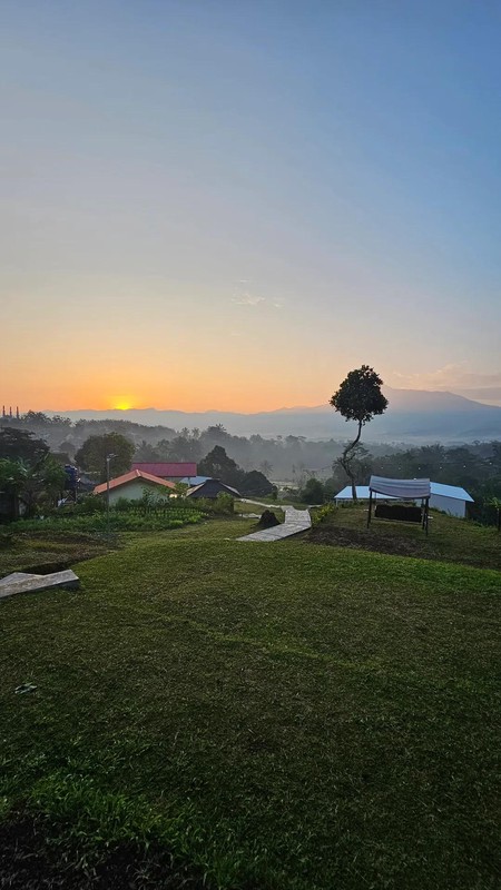 Vila Baru dengan Area Hijau Luas di Caringin Bogor 