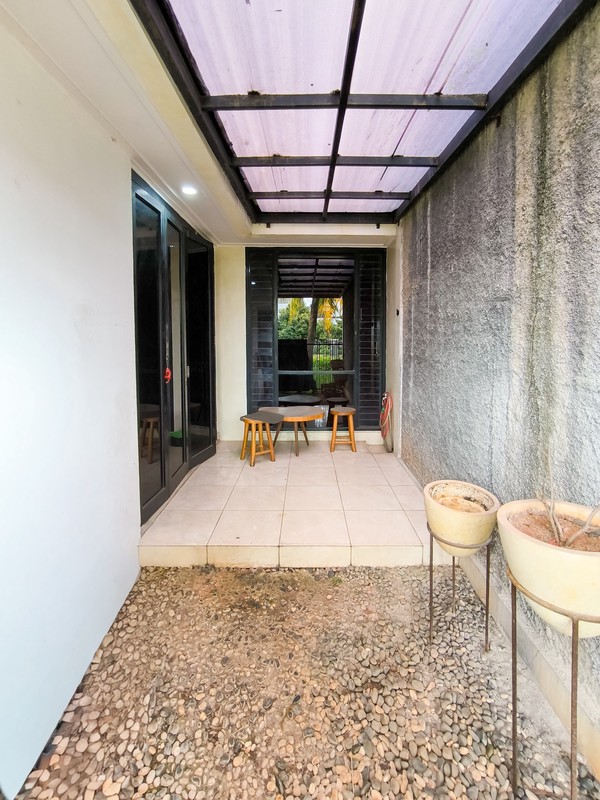 Rumah Nyaman dan Siap Huni depan Taman di Discovery Flamine, Bintaro Jaya Sektor 9