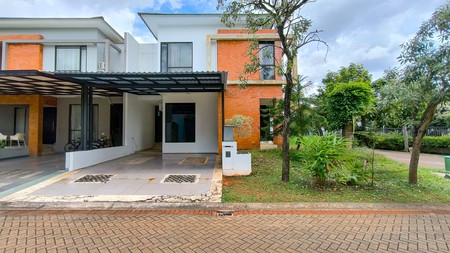 Rumah Nyaman dan Siap Huni depan Taman di Discovery Flamine, Bintaro Jaya Sektor 9