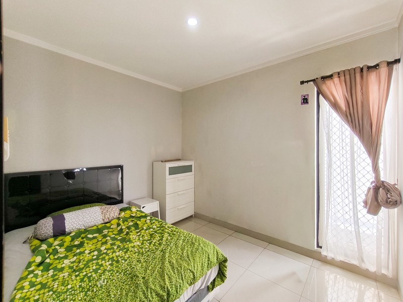 Rumah Nyaman dan Siap Huni depan Taman di Discovery Flamine, Bintaro Jaya Sektor 9