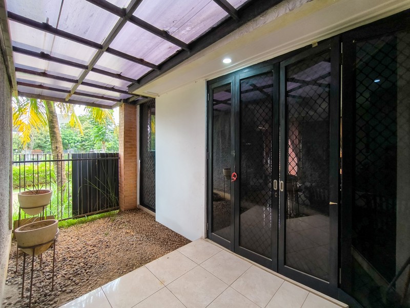 Rumah Nyaman dan Siap Huni depan Taman di Discovery Flamine, Bintaro Jaya Sektor 9