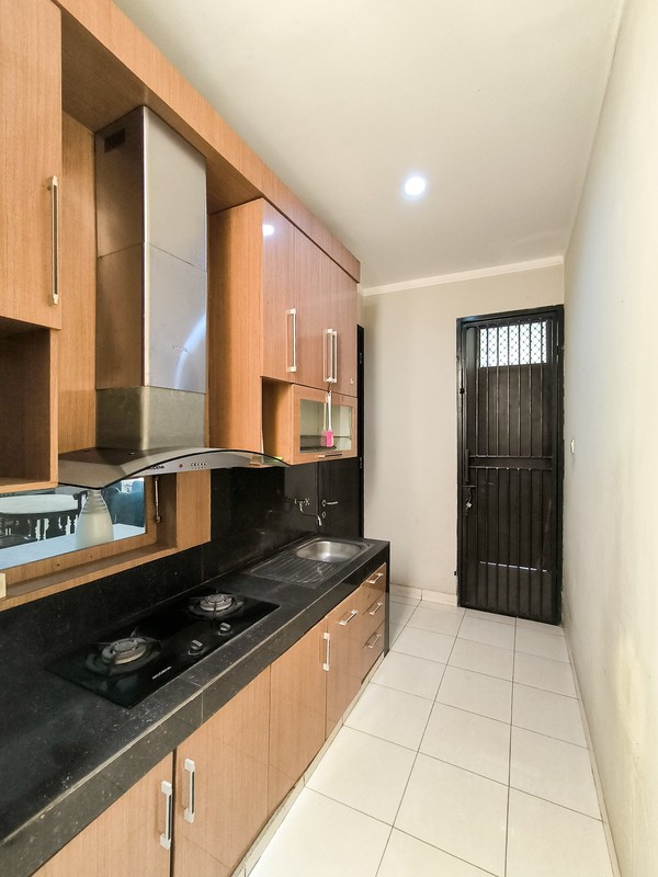 Rumah Nyaman dan Siap Huni depan Taman di Discovery Flamine, Bintaro Jaya Sektor 9