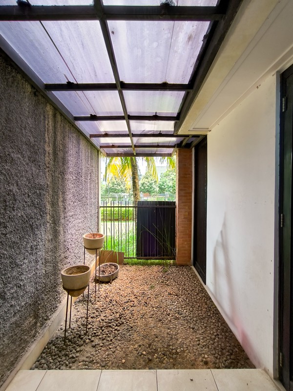 Rumah Nyaman dan Siap Huni depan Taman di Discovery Flamine, Bintaro Jaya Sektor 9