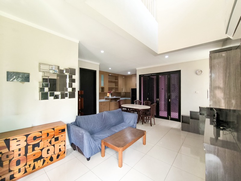 Rumah Nyaman dan Siap Huni depan Taman di Discovery Flamine, Bintaro Jaya Sektor 9