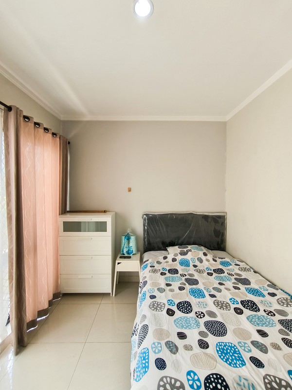 Rumah Nyaman dan Siap Huni depan Taman di Discovery Flamine, Bintaro Jaya Sektor 9