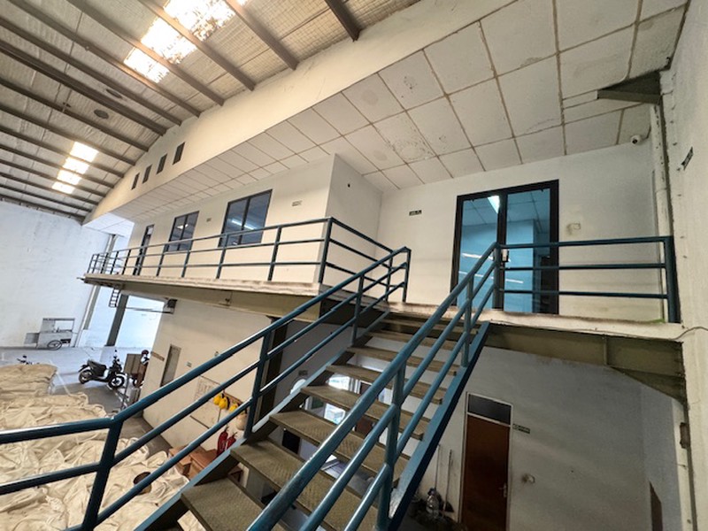 Dijual Gudang Jababeka Jl Industri Selatan, Luas 1380m2 