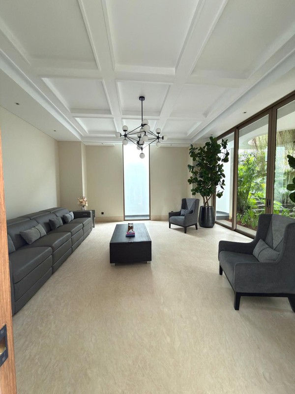 Rumah Hoek Mewah 4 Lantai di PIK 1