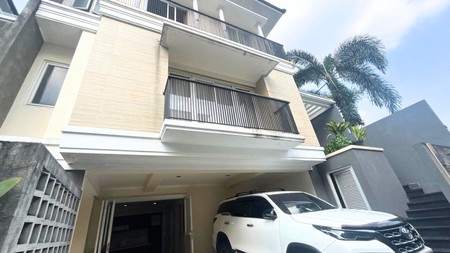 Rumah 3 Lantai di Pejaten Jaksel