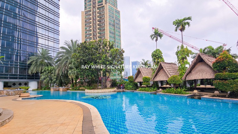 Best Deal! Apartemen Airlangga Ritz Carlton 4BR Semi Furnished - Kawasan Elite Mega Kuningan!