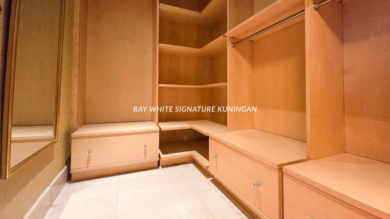 RARE UNIT! Apartemen Mewah 4BR Airlangga Ritz Carlton Mega Kuningan