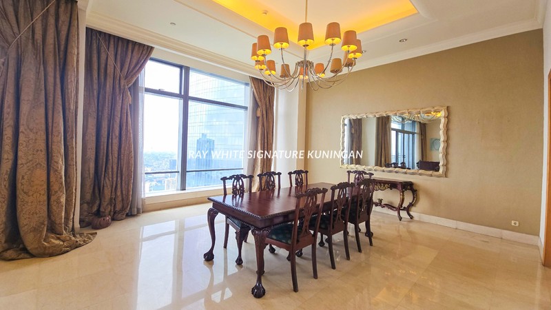 RARE UNIT! Apartemen Mewah 4BR Airlangga Ritz Carlton Mega Kuningan