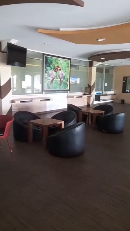 Disewakan Gedung 3 Lantai Ex Showroom Mobil Sidoarjo - Nol Jalan Raya Taman Sidoarjo JATIM - Parkiran Mobil Luas Cocok Buat Segala Usaha - HGB