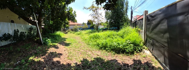 Dijual rumah dan tanah yang sangat luas di Tanah Baru, Beji, Depok