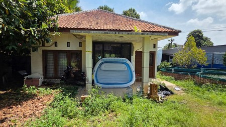 Dijual rumah dan tanah yang sangat luas di Tanah Baru, Beji, Depok