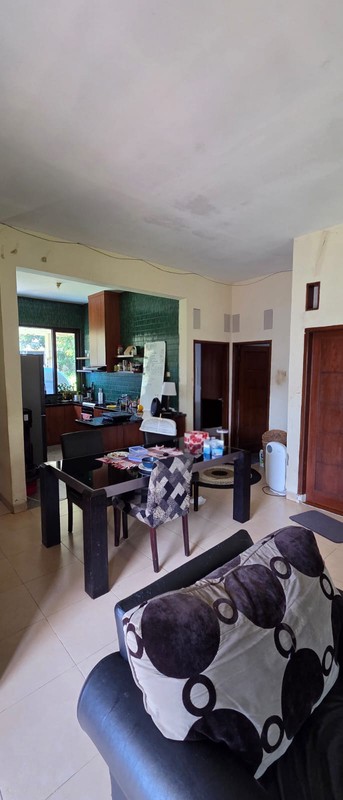 Dijual rumah dan tanah yang sangat luas di Tanah Baru, Beji, Depok