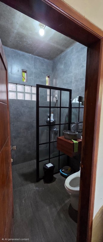 Dijual rumah dan tanah yang sangat luas di Tanah Baru, Beji, Depok