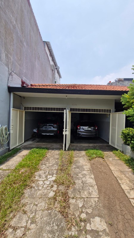 Dijual Rumah Lama Lokasi Strategis Di Jl. Cempaka Putih Tengah, Jakarta Pusat