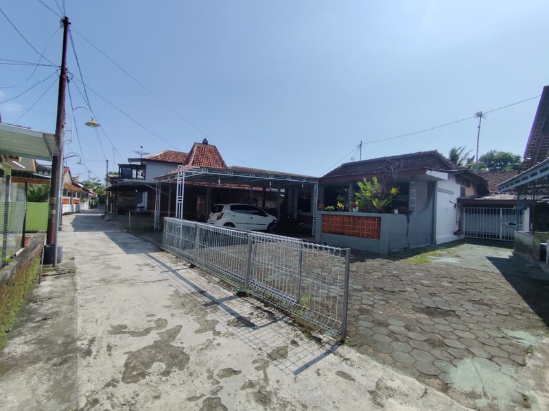 Tanah Luas 397 meter Bonus Rumah di Pusat Kota Purworejo Hanya Selangkah ke Alun-Alun