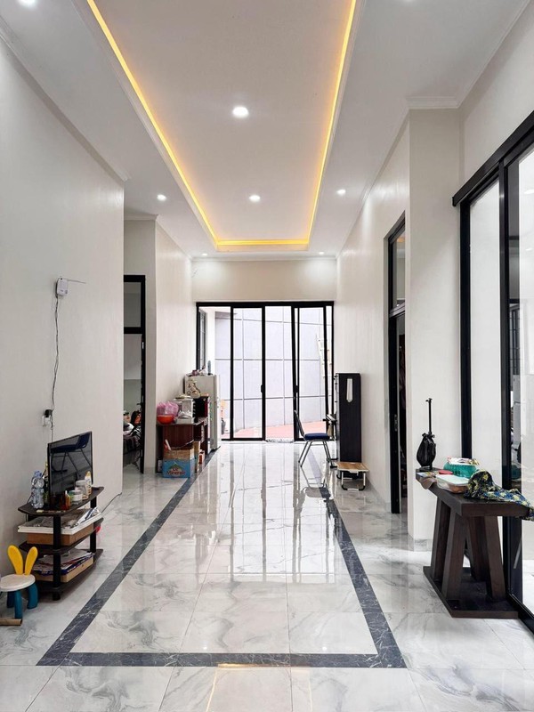 Rumah full renovasi konsep modern minimalis di Villa Melati Mas