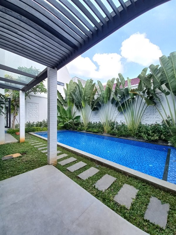 European Inspired Furnished 4 BR House