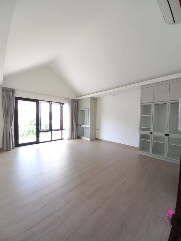 European Inspired Furnished 4 BR House