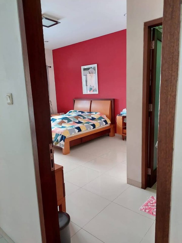 Rumah Mewah 2 Lantai di Bintaro - LT 315m2, Halaman Luas & Siap Huni (Nego)