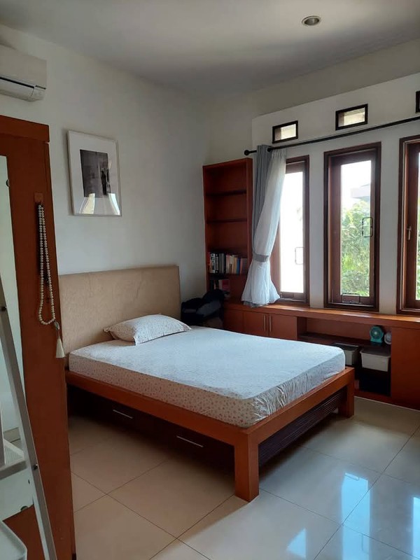 Rumah Mewah 2 Lantai di Bintaro - LT 315m2, Halaman Luas & Siap Huni (Nego)